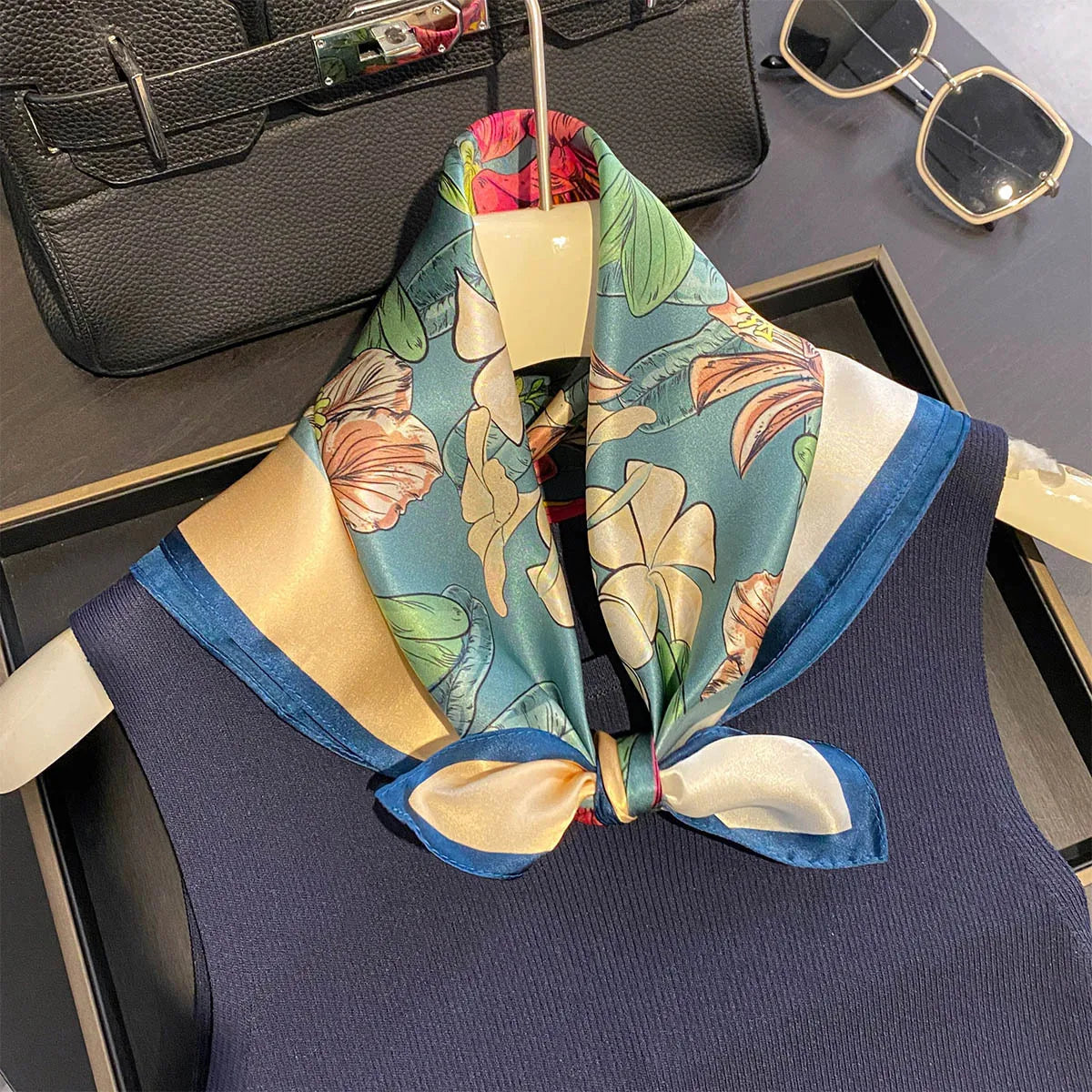 Damen Seidenschal 53cm quadratisch Blumenprint Luxus Hijab Bandana