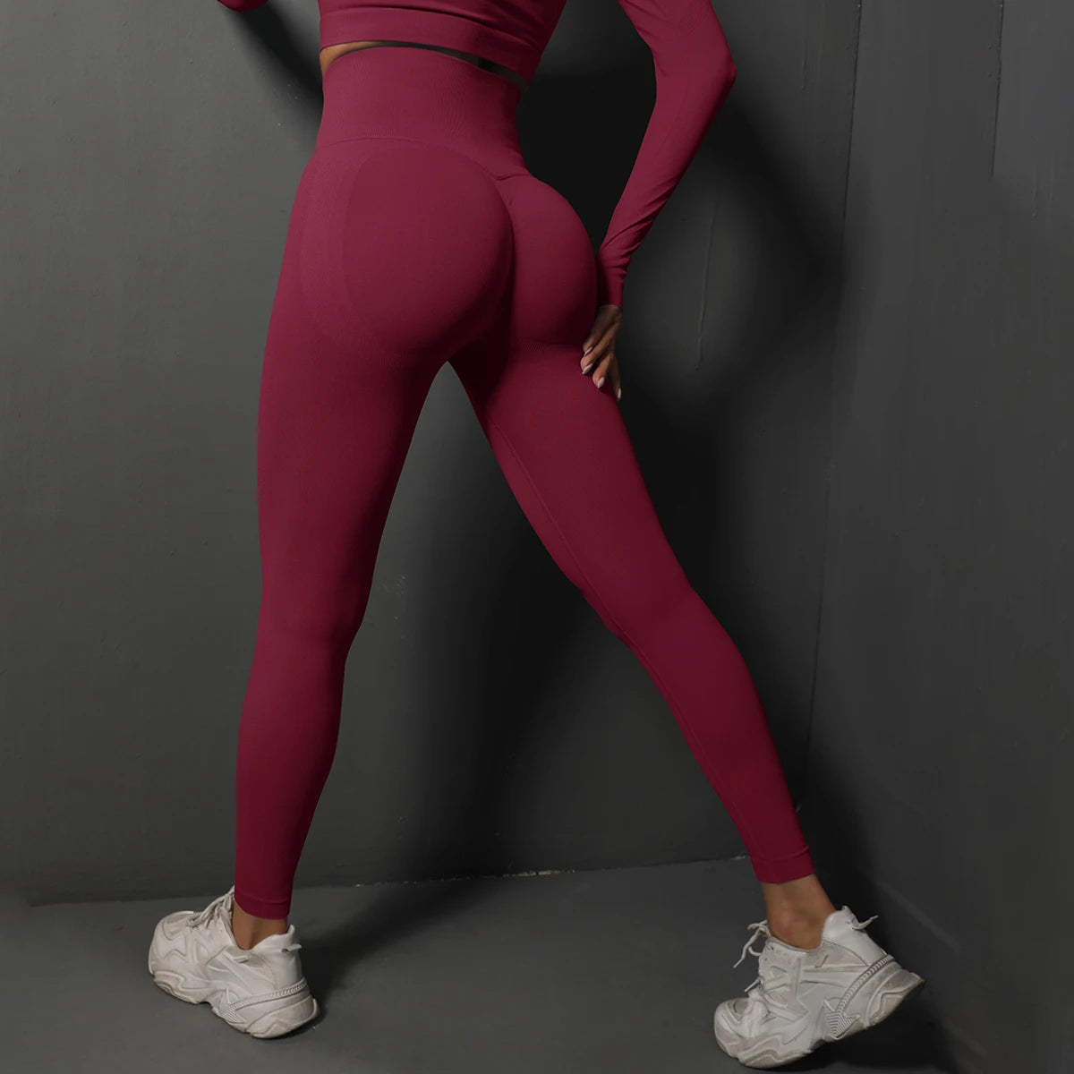 Nahtlose Hochbund-Leggings, weinrote Rückansicht, körpernah, langes Bein