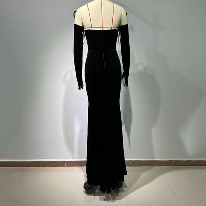 Schulterfreies ärmelloses Damenkleid mit Patchwork-Design und Falten – figurbetont und elegant