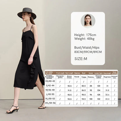 Romantisches Sommer Damenkleid Mit Spaghettiträgern Und Dekorativen Rüschen