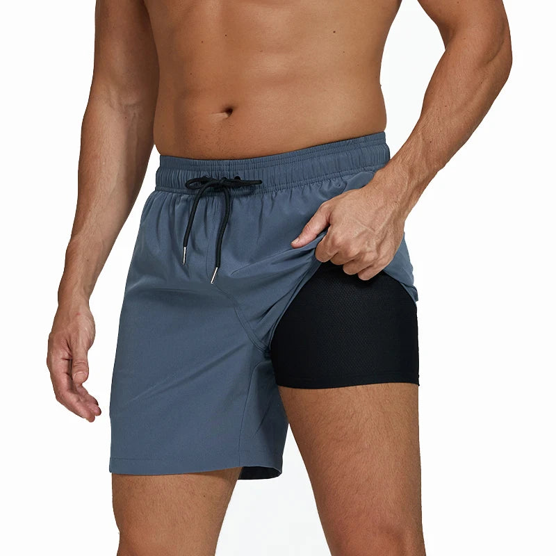 Lange Herren-Shorts aus Polyester mit Innenfutter und seitlicher Reißverschlusstasche – ideal für Strand und Fitnessstudio