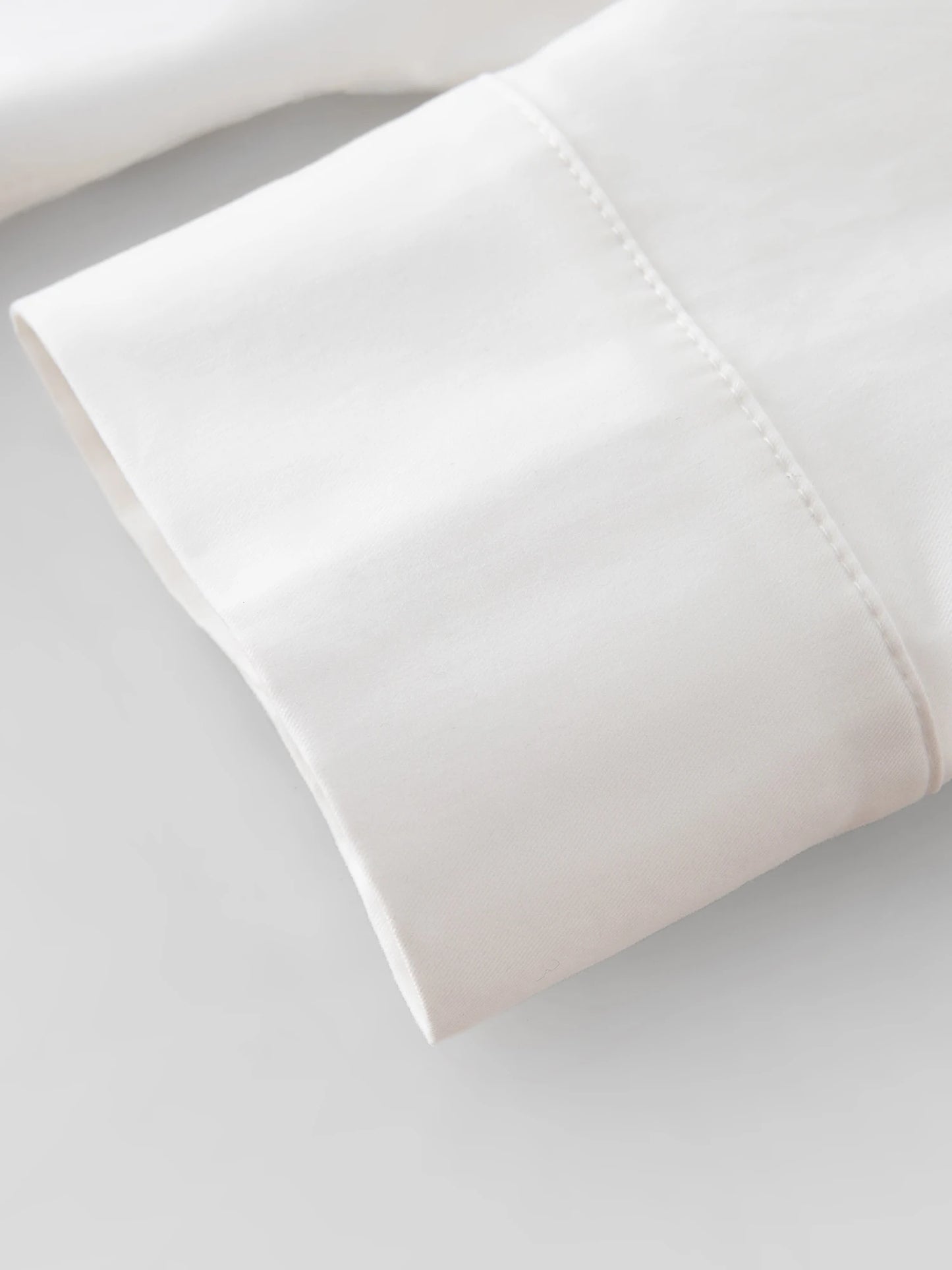 Sommerliches Damen-Temperament-Shirt mit V-Ausschnitt im französischen Stil – vielseitig kombinierbar und locker geschnitten