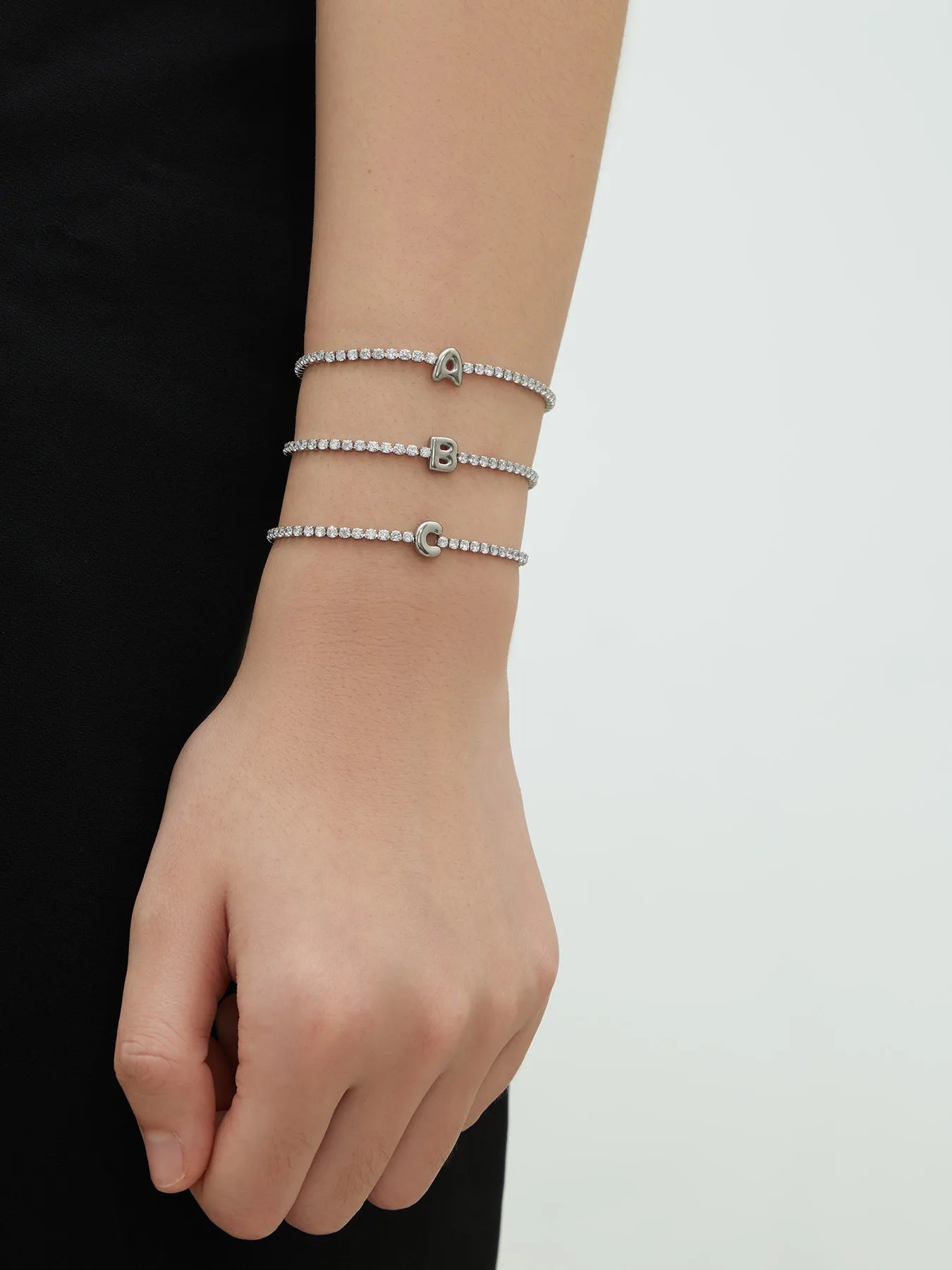 Damen-Armband mit Initialen-Buchstabe