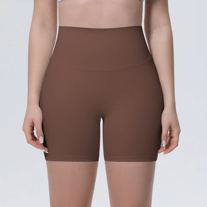 Braune Yoga-Shorts mit hohem Bund und schmalen Beinöffnungen