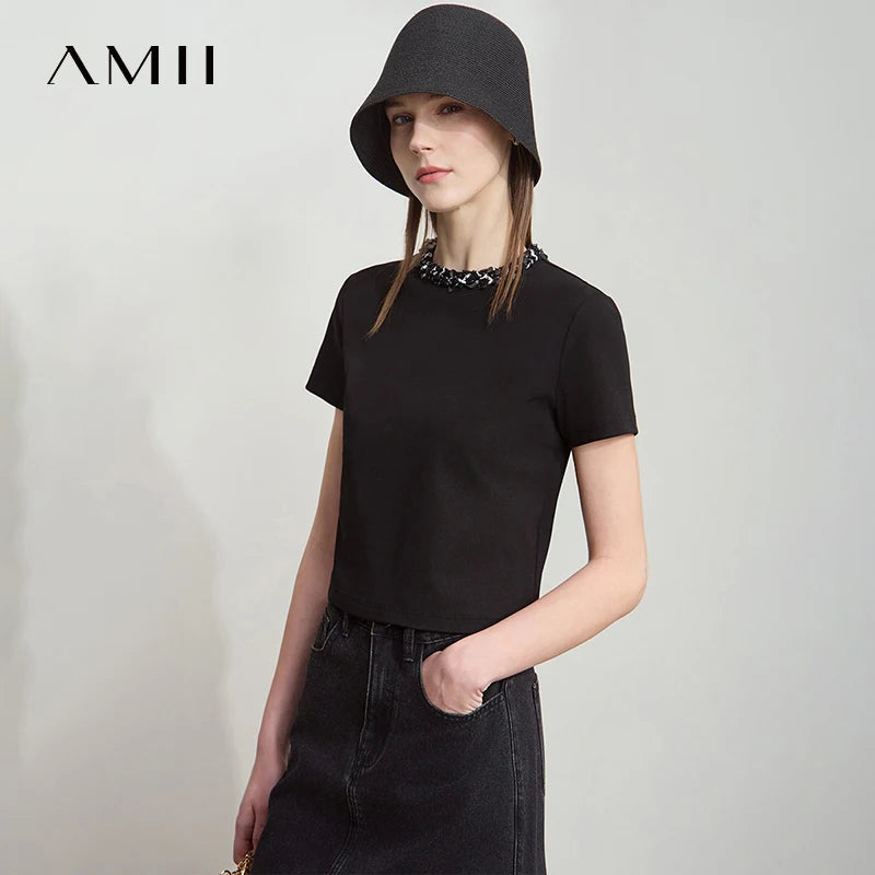 Damen Kurz-T-Shirt im minimalistischen Stil mit elastischen Perlen und Pailletten-Dekoration