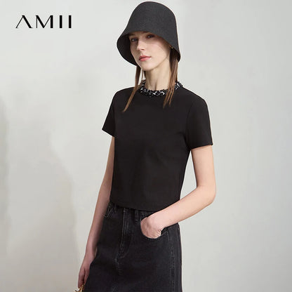 Damen Kurz-T-Shirt im minimalistischen Stil mit elastischen Perlen und Pailletten-Dekoration