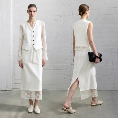 Knöchellanger Off-White Damenrock mit Spitzeinsatz am Saum, seitliche Ansicht