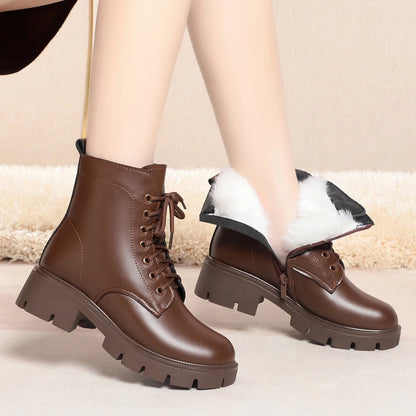 Damen-Winterstiefel aus braunem Leder mit Schnürung und weißem Kunstfellfutter