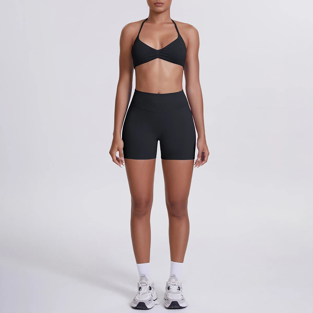 Nahtloses Yogaset für Frauen in schwarz: High-Waist Shorts & Sport-BH