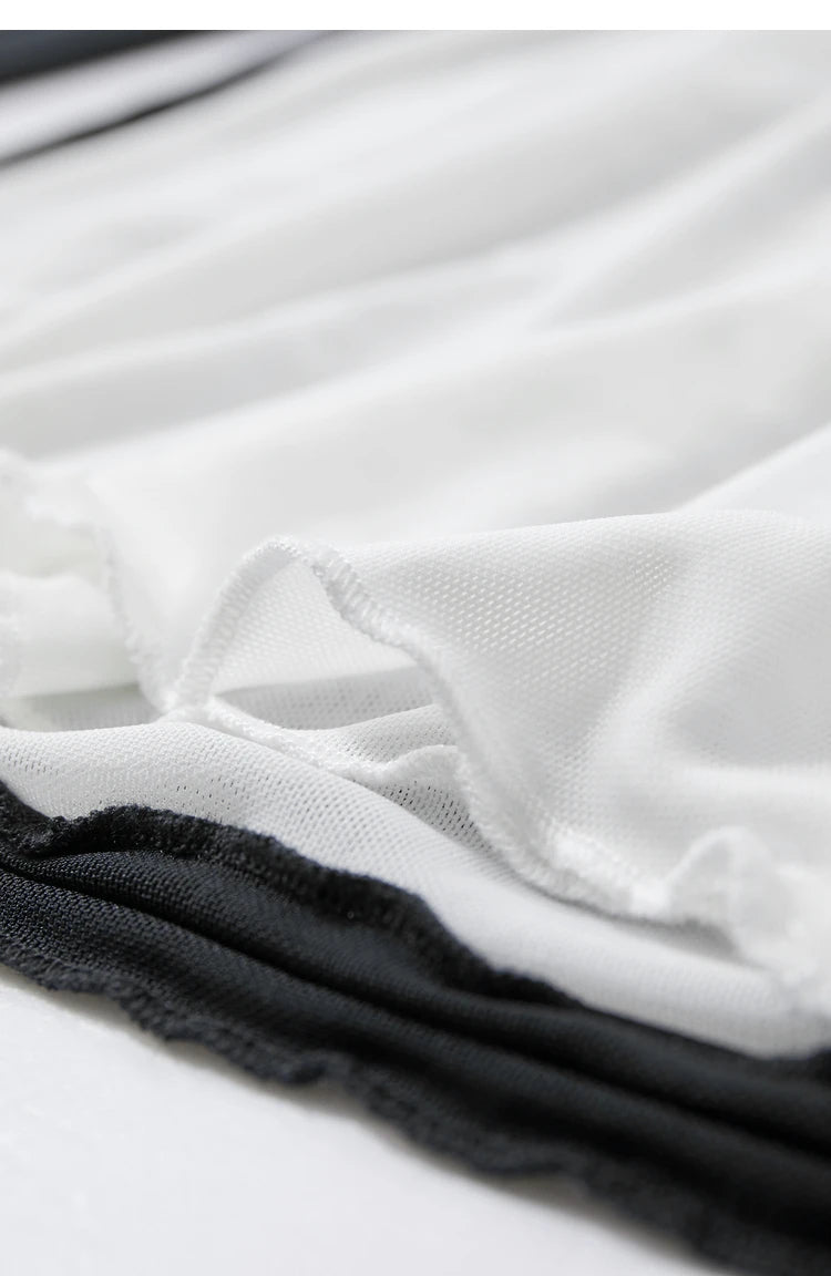 Damen T-Shirt aus gedrucktem Mesh mit slim-fit Halb Stehkragen