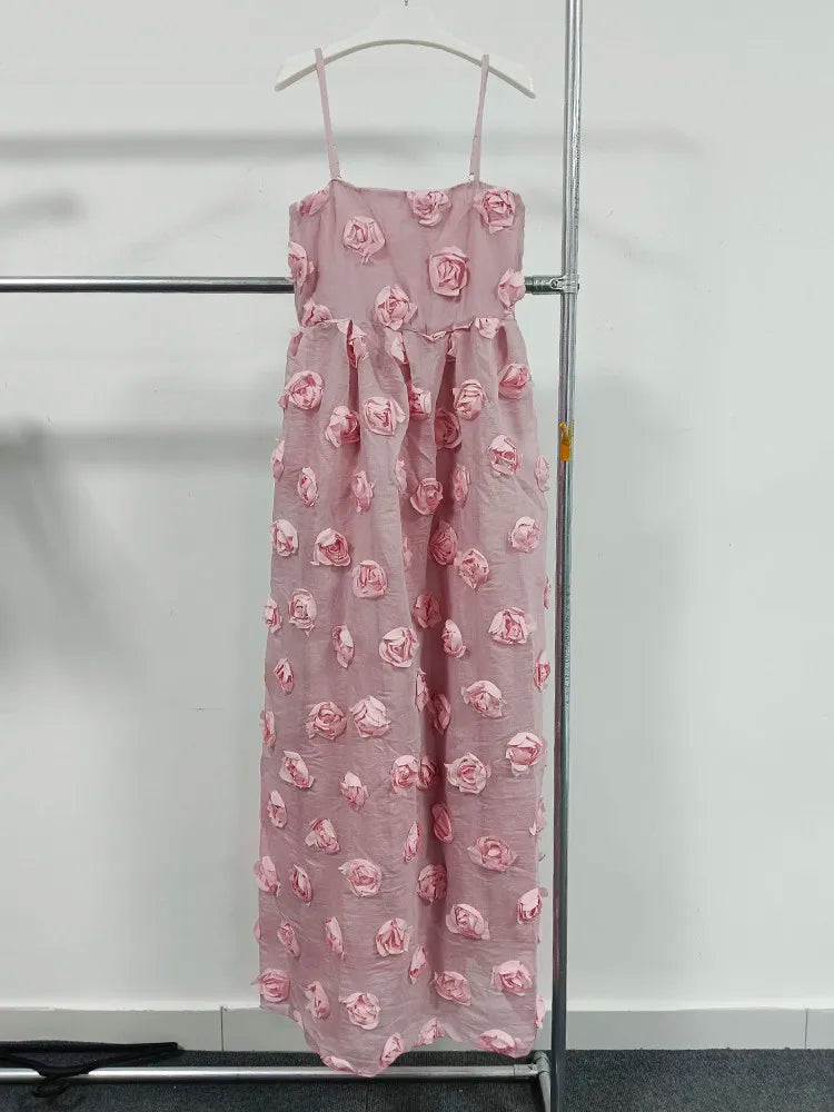 Elegantes Damen-Kleid mit Reverskragen, langen Ärmeln und doppelreihigem Patchwork-Design – figurbetont und stilvoll.