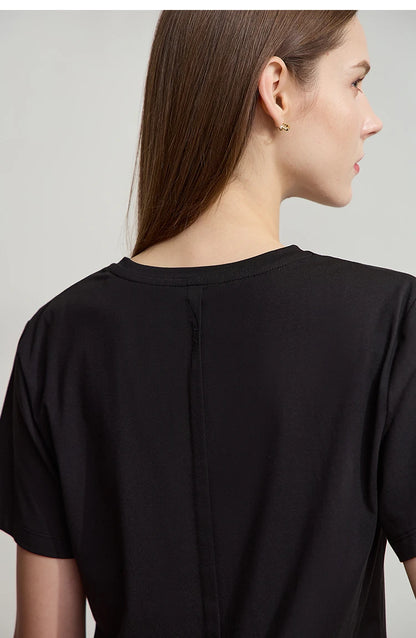 Damen Top im minimalistischen Sommerstil mit einfarbiger Buchstabenstickerei