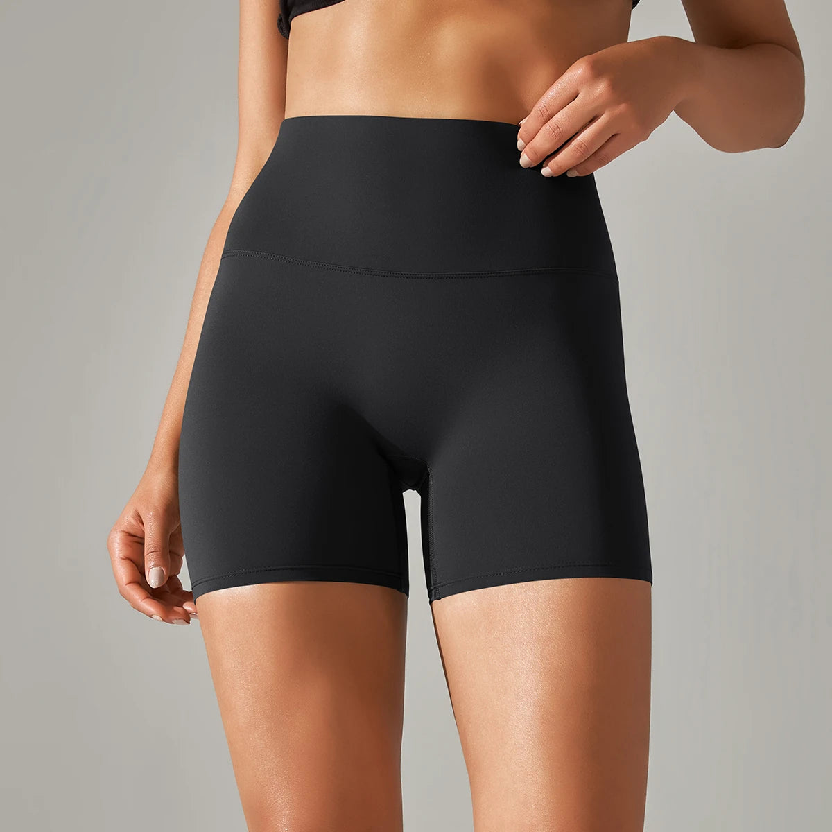 Nahtlose Sportshorts mit hohem Bund, schwarz