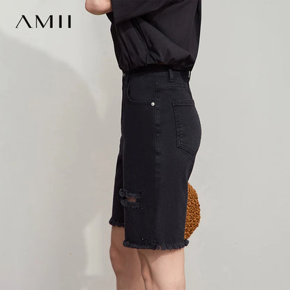 Damen Denim Shorts im minimalistischen Casual-Stil mit Zipper und Loch-Dekoration