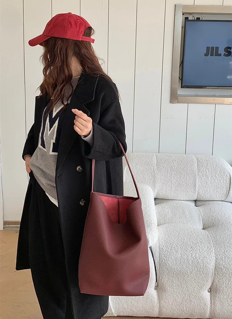 Damen Bucket-Bag Aus Vollnarbigem Leder Weinrot