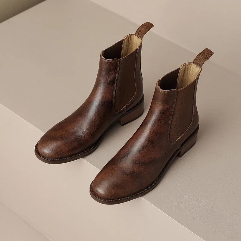 Chelsea-Boots Damen, braune Lederstiefeletten mit elastischem Einsatz und flachem Absatz