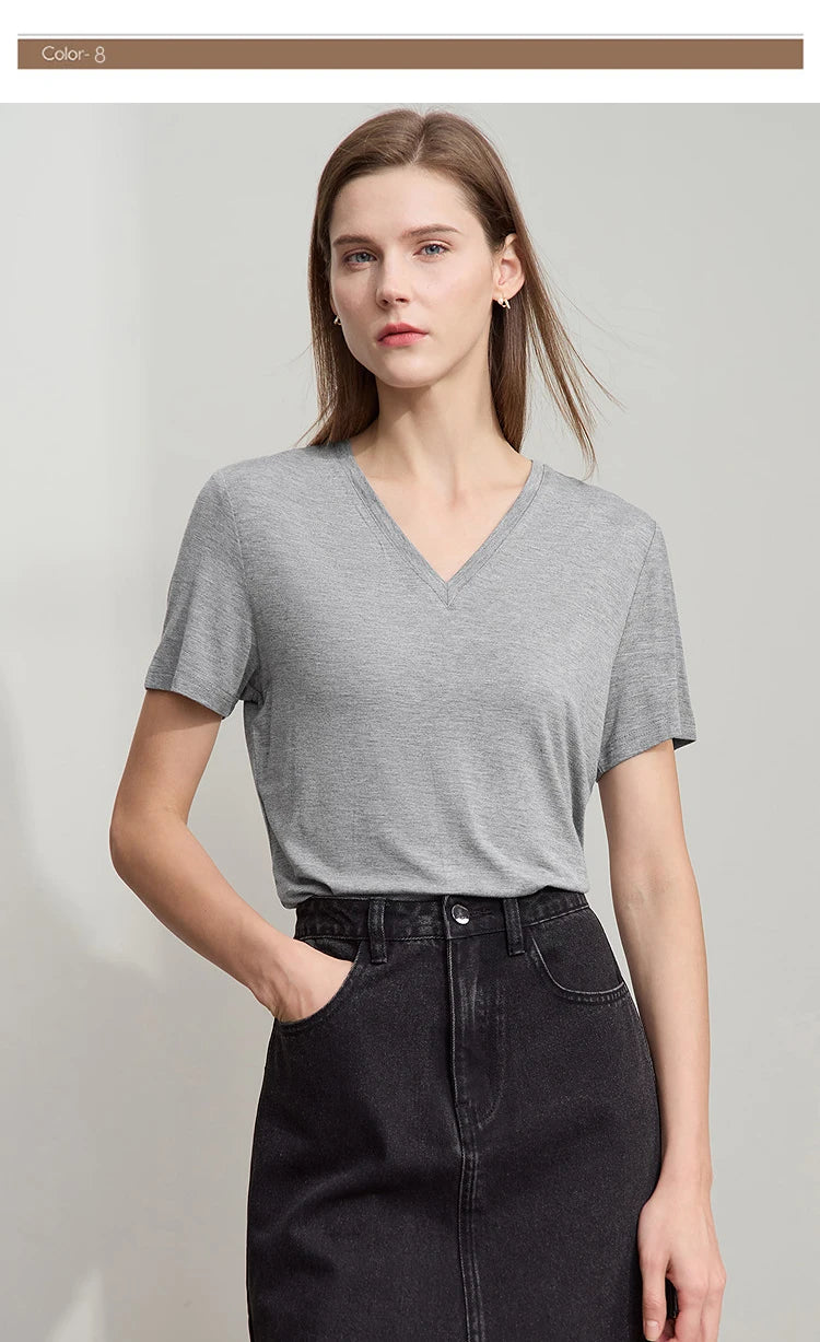 Damen T-Shirt im minimalistischen Casual-Stil mit V-Ausschnitt und kurzen Ärmeln