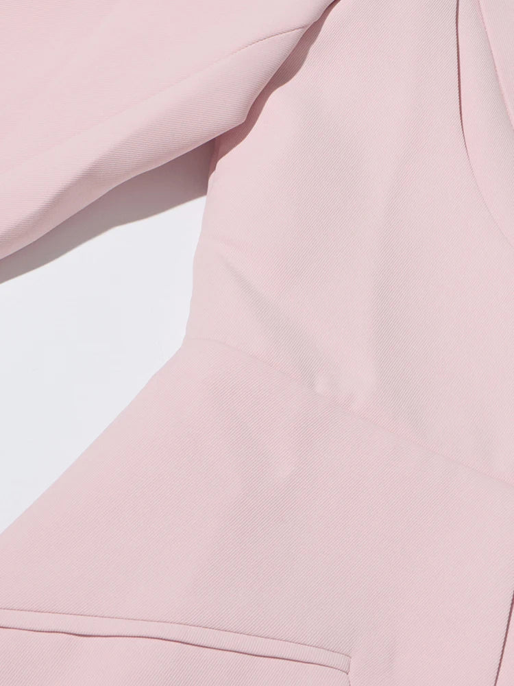 Ärmelloses Damen-Strickkleid mit Applikationen und Hohldesign – figurbetont und sexy für besondere Anlässe