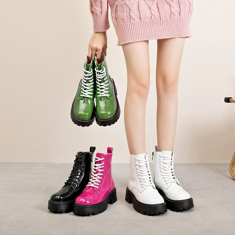 Knöchelstiefel mit Schnürung: grün/pink/schwarz/weiß, profilierte Plateau-Sohle