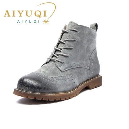 Damen-Ankle-Boots in grauem Wildleder mit Schnürung und kurzem Innenfutter