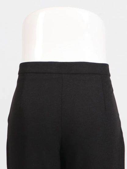 Ärmelloses Damen-Spitzenkleid mit Rundhalsausschnitt und Patchwork-Design – figurbetont und mit Hohldetails.