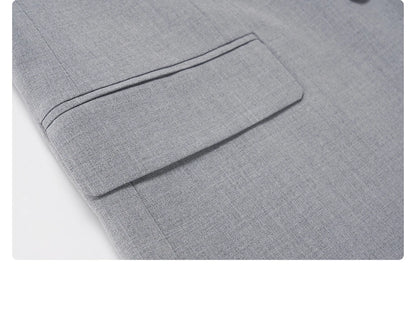 Schlanker Herren-Blazer im klassischen europäischen Stil mit hellbraunem Karomuster – ideal für Hochzeiten und formelle Anlässe