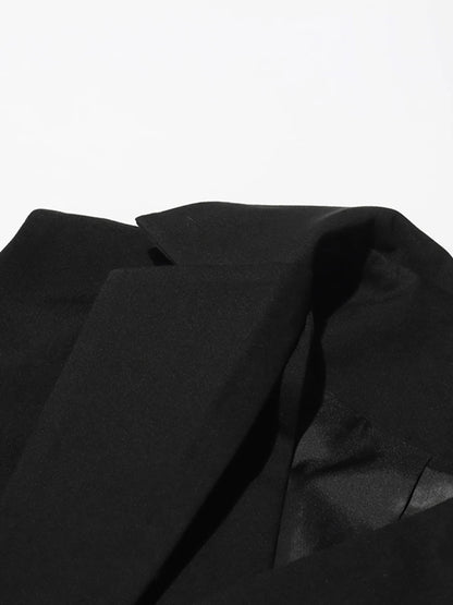 Elegantes ärmelloses Minikleid mit Rundhalsausschnitt und Pailletten-Patchwork für Damen – figurbetont und mit Schleifendetail.
