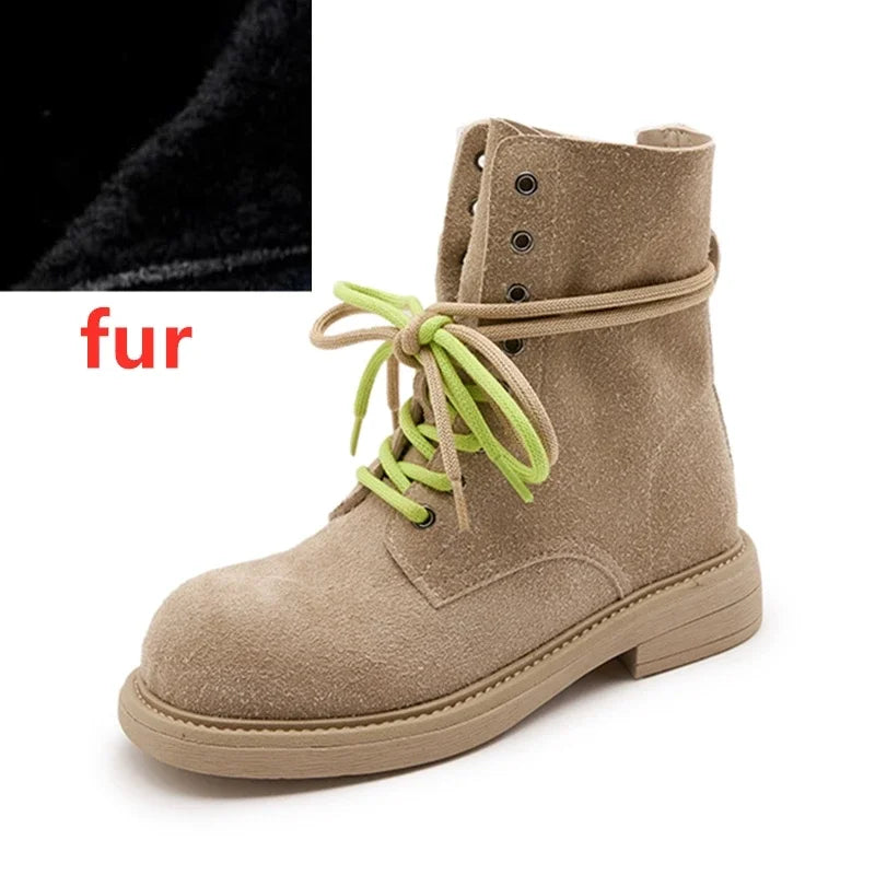Dunkelbeige Schnür-Stiefeletten aus Veloursleder mit Kunstfellfutter und flacher Sohle