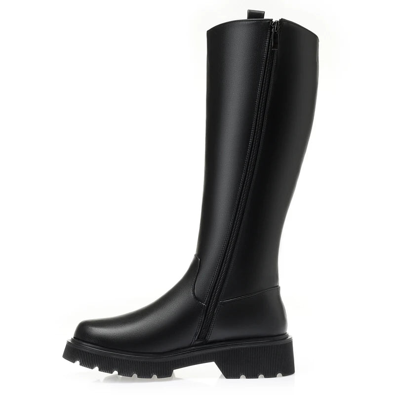 Schwarzer Winterstiefel aus Leder mit seitlichem Reißverschluss, hohe Schäfte, Profilsohle