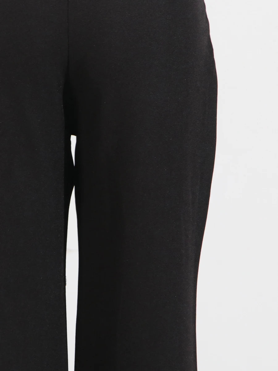 Ärmelloses Damen-Spitzenkleid mit Rundhalsausschnitt und Patchwork-Design – figurbetont und mit Hohldetails.