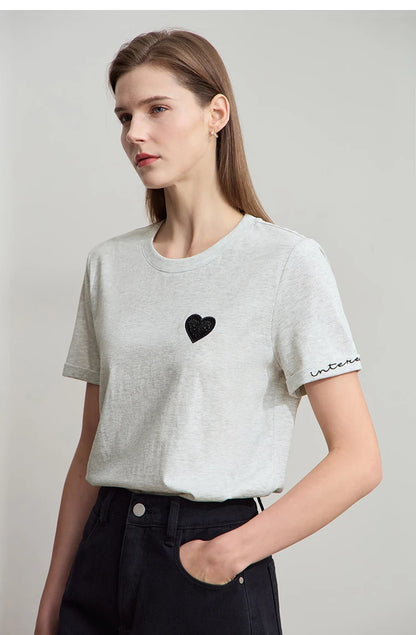 Damen T-Shirt im minimalistischen Stil mit bestickten Liebesperlen für den Sommer