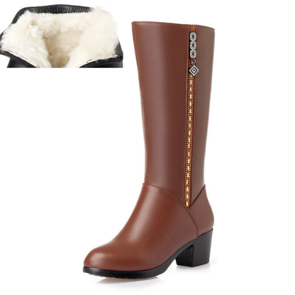 Brauner Damen-Winterstiefel aus Leder, knöchelhoch, Zierreißverschluss, Fellfutter