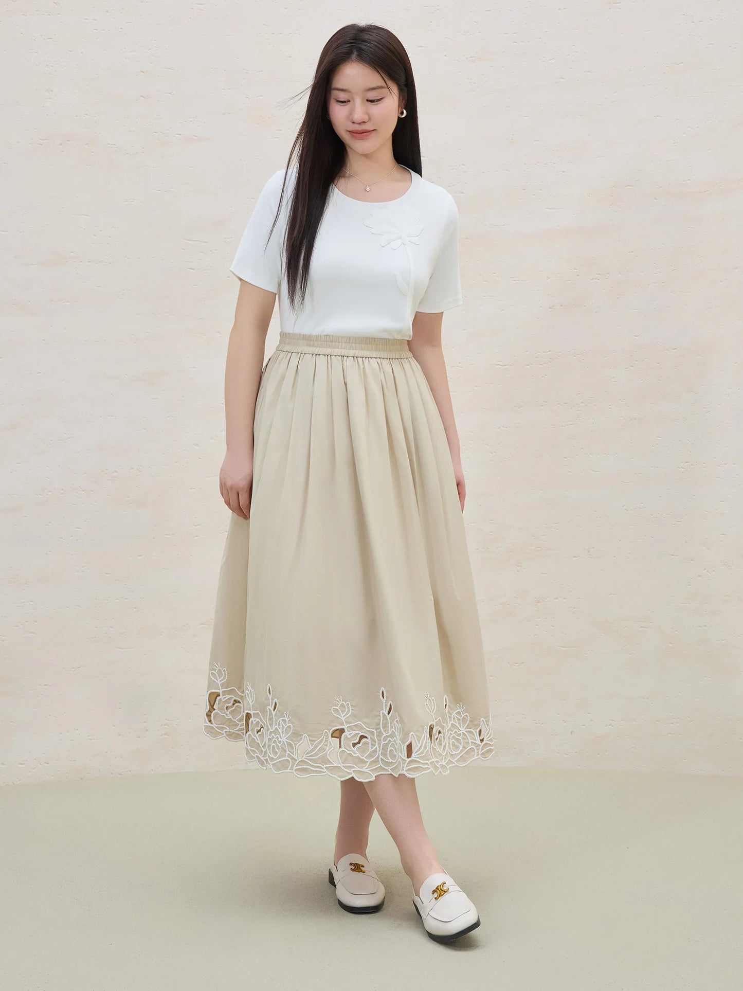 Damen-Polo-Shirt mit Kontrastdesign aus Baumwolle – Beige, Kurzarm, ideal fürs Büro im Sommer