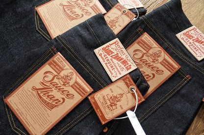 Herren Jeans aus Sommer Selvedge Denim mit lockerer Passform und hohem Bund