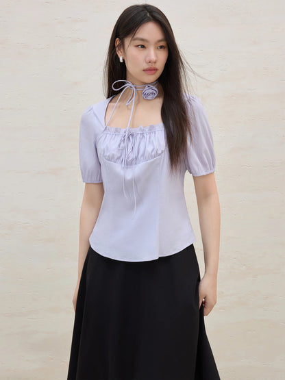 Kurzärmeliges Damen-Shirt im maritimen Stil mit Kontrastkragen – figurbetont und vielseitig kombinierbar