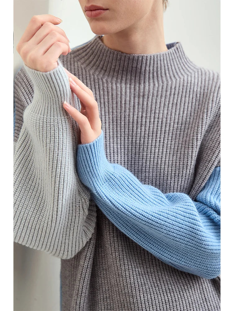 Close-up: Rollkragenpullover mit geripptem Strick, grau meliert und hellblau