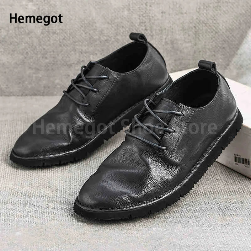 Schwarze Herren-Lederschuhe mit Schnürung und weicher, profilierter Sohle