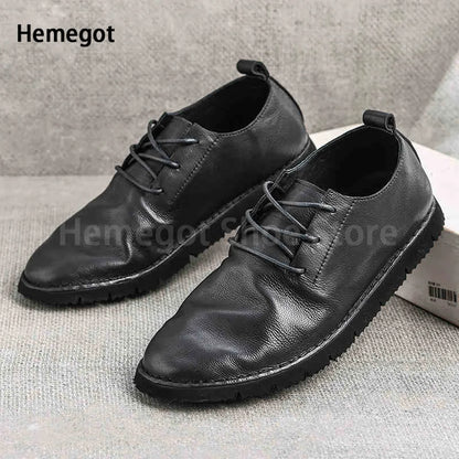 Schwarze Herren-Lederschuhe mit Schnürung und weicher, profilierter Sohle