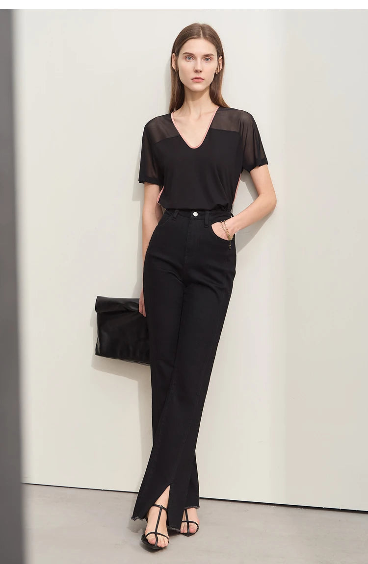 Damen T-Shirt im Minimalismus-Stil mit V-Ausschnitt und Kontrastnähten