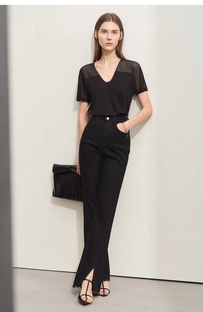Damen T-Shirt im Minimalismus-Stil mit V-Ausschnitt und Kontrastnähten