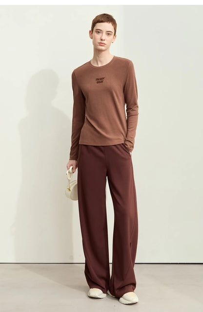 Damen T-Shirt mit minimalistischem Design und gesticktem Brief für den Herbst