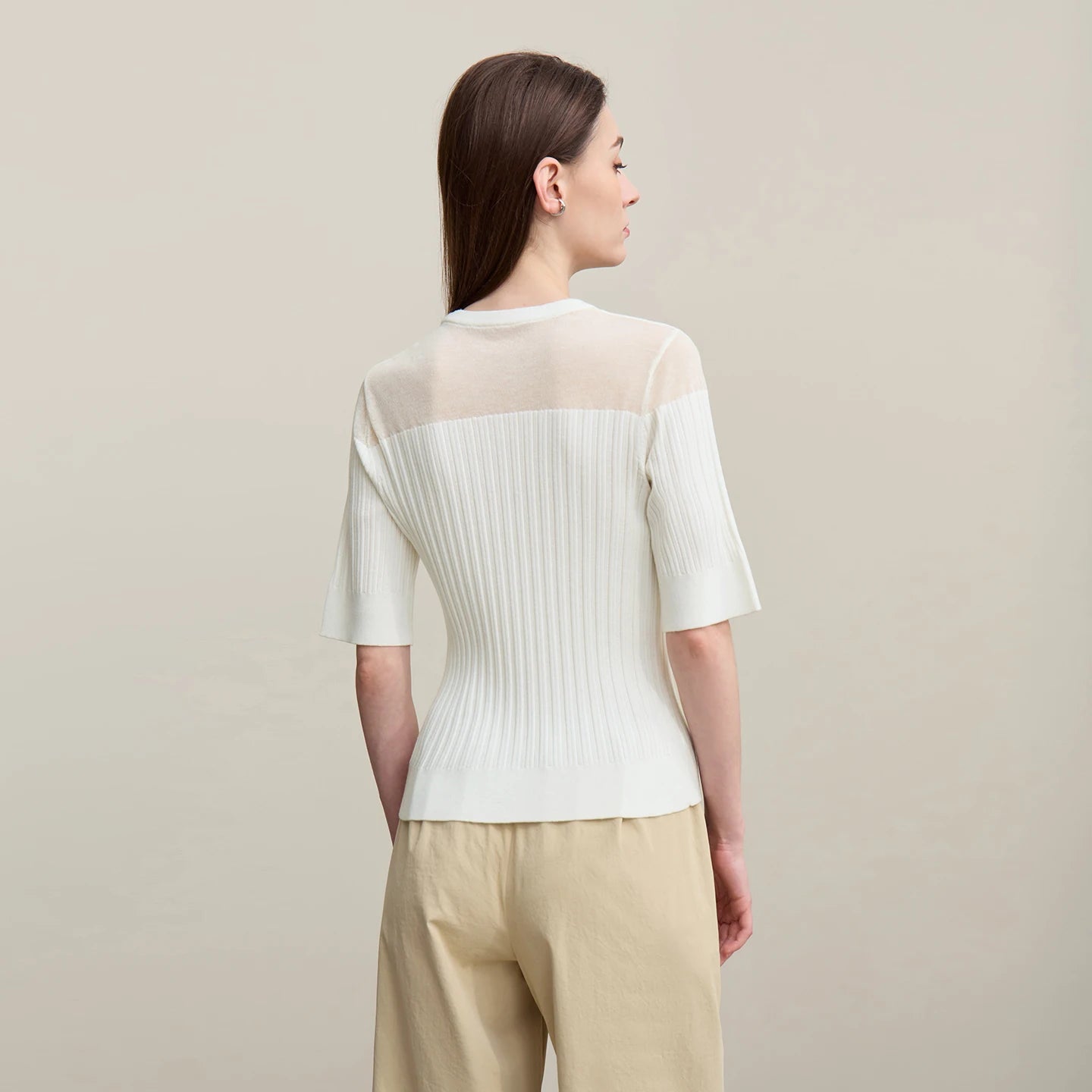 Damen-Stricktop mit Rundhalsausschnitt, Kurzarm, beiger Farbton, gerippte Struktur