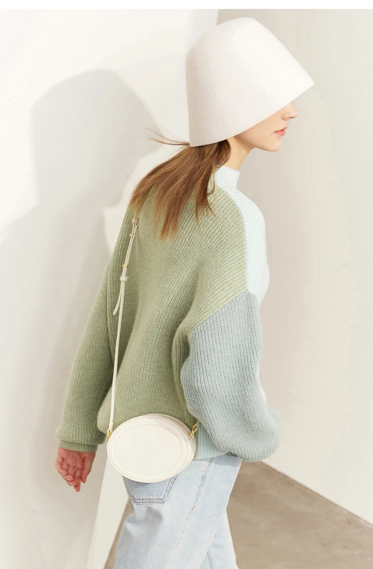 Weicher Strickpullover in Hellgrün, weite Drop-Shoulder-Ärmel, Rundhalsausschnitt