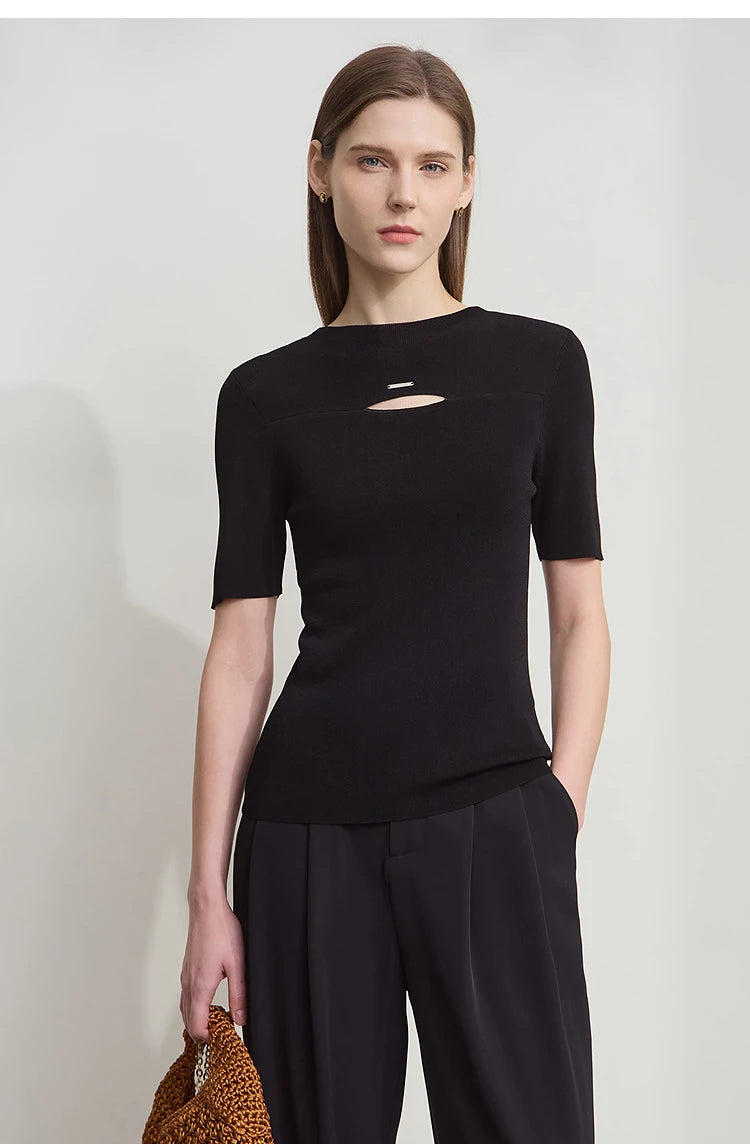 Kurzärmliger Strickpullover in Schwarz mit Aussparung vorn