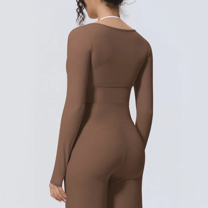 Braunes Damen-Langarmshirt, feuchtigkeitsableitend, Rückansicht mit glattem Schnitt, weißer Rand