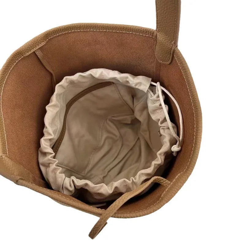 Damen Bucket-Bag Aus Vollnarbigem Leder Weinrot