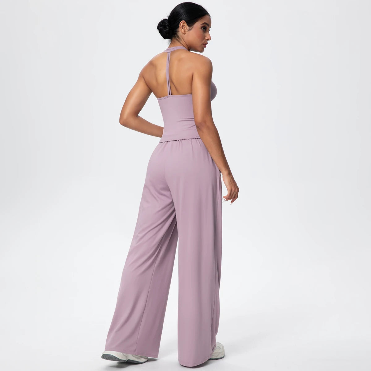 Lila Yoga-Set für Damen, Rückansicht: Träger-Top und weite Hose mit Raffung am Bund
