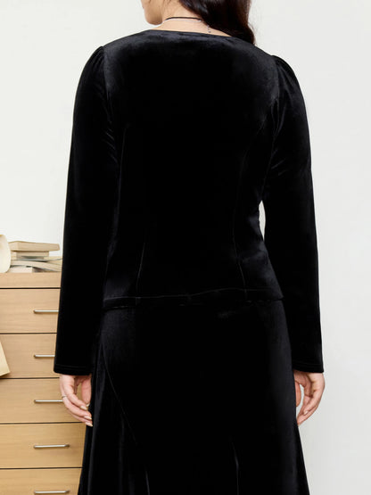 Sommerliche Damenbluse mit Kontrastbesatz und weitem Kragen aus atmungsaktivem Stoff für einen süßen, femininen Stil