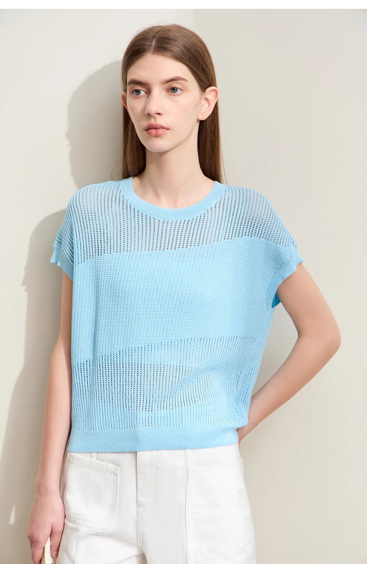 Damen-Wollstrickpullover hellblau mit Rundhalsausschnitt und feinem Strickmuster