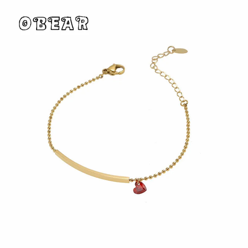 Damenarmband mit rotem Herz-Zirkonia: Gliederkette und schmale Metallplatte